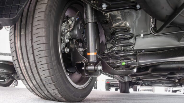 Ремонт компресора пневмопідвіски Land Rover AMK та Hitachi